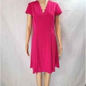 New ISAAC MIZRAHI Woman's (M) Hot Pink Knit Scallop V-Neck Above Knee Dress